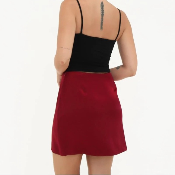 Rumored Kerrigan Mini Skirt‎ Merlot - Picture 2 of 4